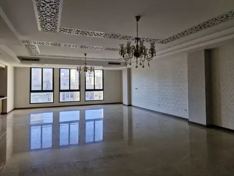 واحد 210 متری شیک اریاشهر | دارای پارکینگ و آسانسور
