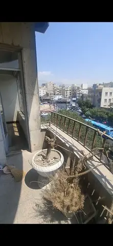 آپارتمان طبقه 4 در محدوده میدان جمهوری با نور عالی و بالکن بزرگ