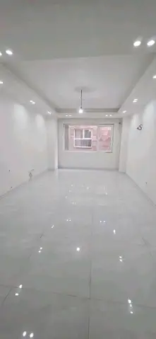 آپارتمان 74 متری با دو خواب در استادمعین؛ سند تک برگ و آسانسور
