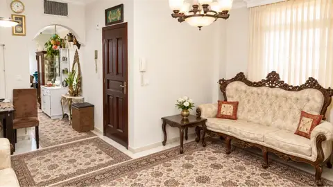 واحد 57 متری تک خواب طبقه اول خوش نقشه و تمیز پرستار با بالکن و انباری